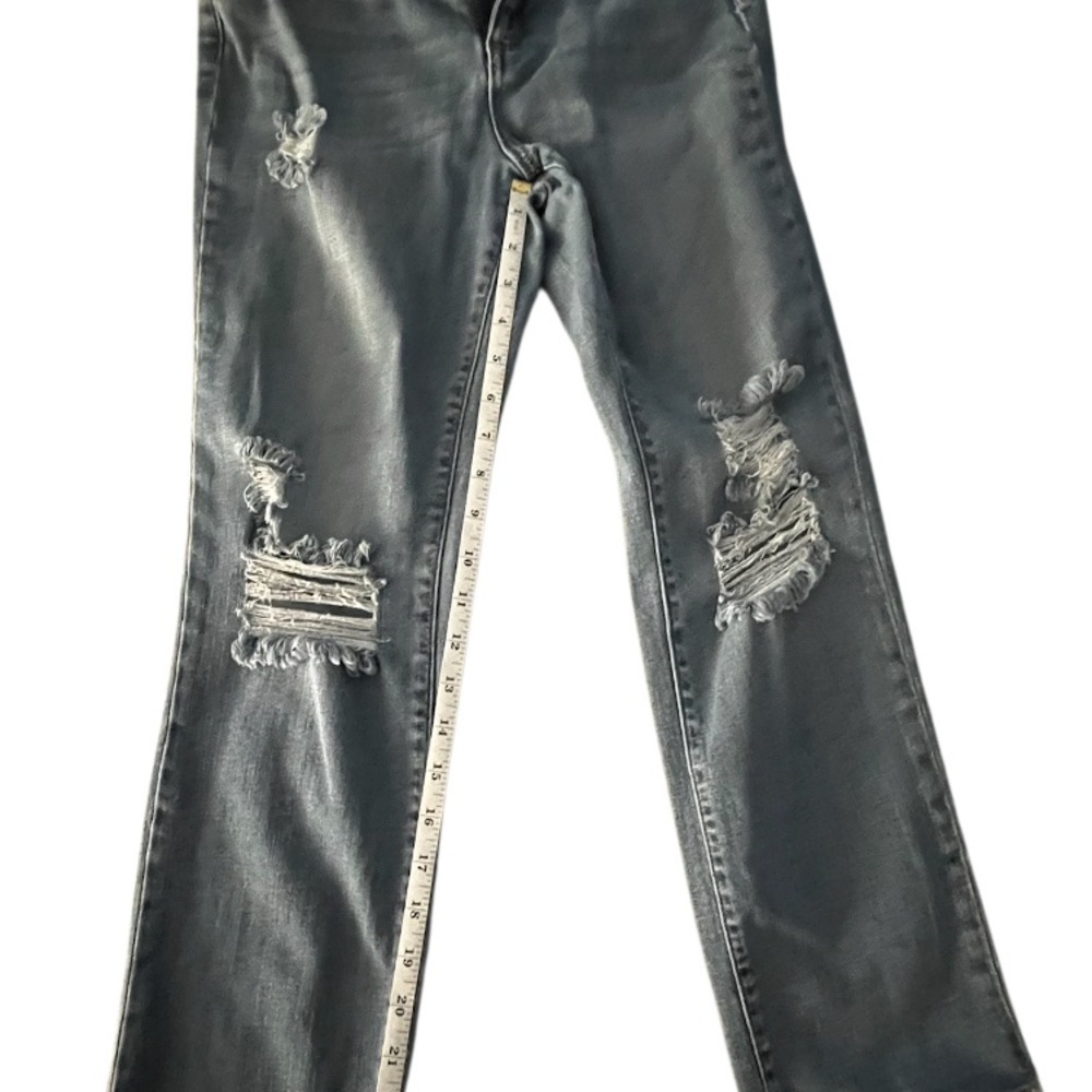 Women’s Distressed Jeans size 4